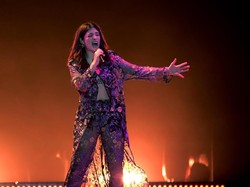 Foto di Bathtub dengan Lirik Lagu Whitney Houston, Lorde Dikritik