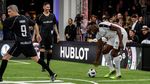 Aksi Bolt di Antara Para Legenda Sepakbola