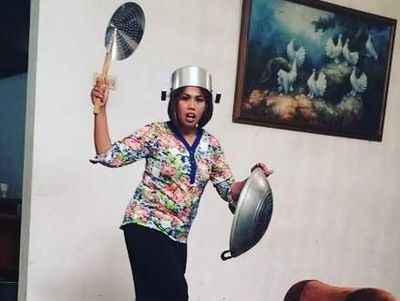 Ely Sugigi Mpok Ely Makin Eksis, Ini Gaya Makannya yang Seru