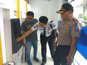 Di Sidoarjo, Polisi Imbau ATM Diperiksa Tiap Satu Jam Sekali Di Sidoarjo, Polisi Imbau ATM Diperiksa Tiap Satu Jam Sekali