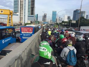 Foto: Macet Pancoran-Kuningan, Jalan Gatsu Bak Lautan Kendaraan