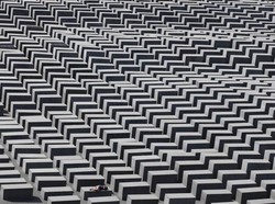 Dear Syahrini, Ini Lho Cerita Monumen Holocaust Berlin