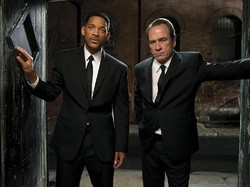 Spin-off Men in Black Jadi Reuni Thor: Ragnarok