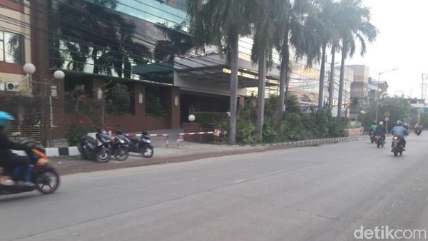 Penutupan Ditunda, Begini Suasana di Alexis