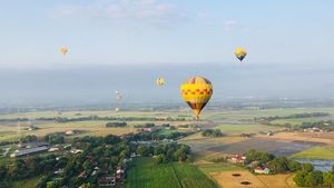 Saat Langit Filipina Diwarnai Balon Udara
