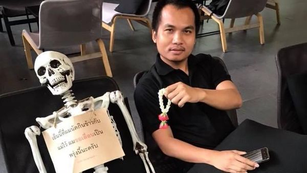 Seram! Ada Peti Mati dan Bisa Tulis Surat Terakhir di Kafe Ini