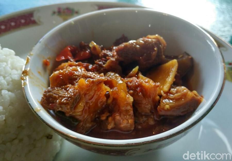 brongkos daging kambing dari Sumowono
