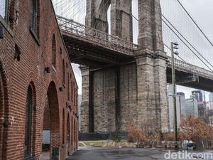 Menyambangi Jembatan Brooklyn yang Ikonik Itu