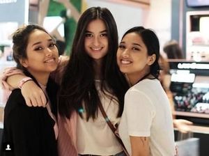 Melihat Kompaknya Putri Cantik Titi DJ