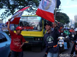 Jakmania Berbondong-bondong ke GBK