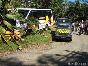 Sempat Terseret, Pasutri Pengendara Motor Tewas Tertabrak Bus