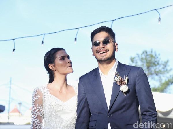 Rona Bahagia Petra Sihombing & Firrina usai Ikat Janji Suci