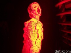 Persaingan Danur 2 dan Teman tapi Menikah Dimulai