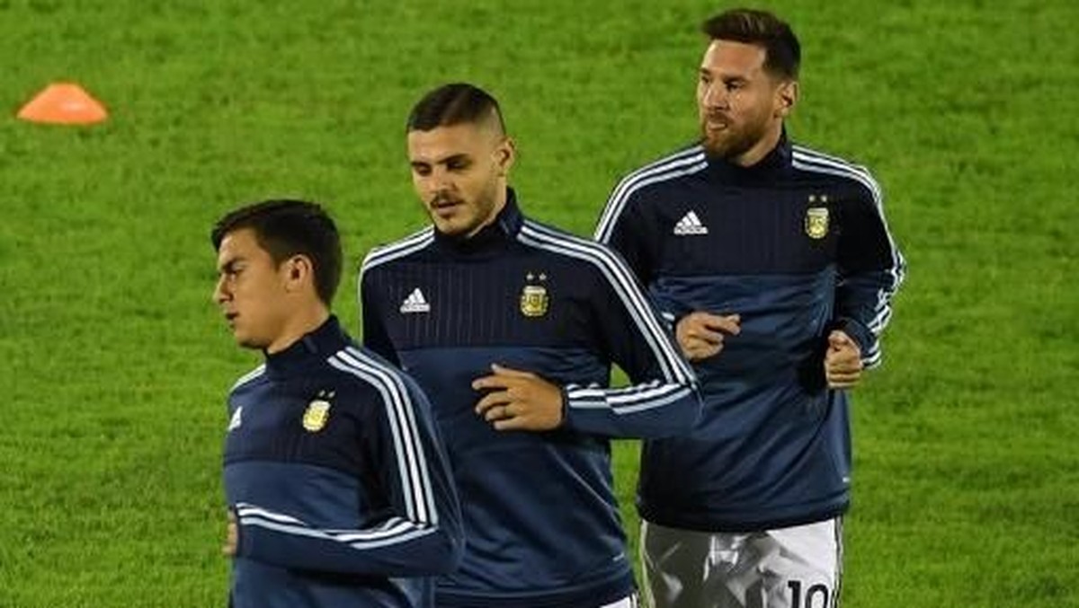 Mauro Icardi (tengah) tak masuk timnas Argentina untuk Piala Dunia 2018. (Foto: Pablo Porciuncula Brune/AFP Photo)