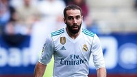 Dani Carvajal tak tergantikan sebagai bek kanan Madrid dan timnas Spanyol. Di musim 2017/18, Carvajal telah membukukan tujuh assist untuk membantu timnya memenangi Liga Champions, serta mencetak satu gol dalam tiga penampilannya di Piala Dunia. (Foto: Juan Manuel Serrano Arce/Getty Images)