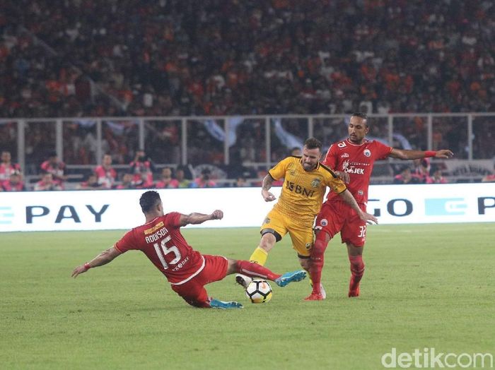 Bhayangkara FC bermain imbang melawan Bhayangkara FC. (Foto: Grandyos Zafna/detikcom) Bhayangkara FC bermain imbang melawan Bhayangkara FC. (Foto: Grandyos Zafna/detikcom)