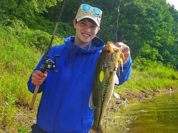 Foto: Mancing, Olahraga Menyenangkan Ala Jonghyun CNBLUE