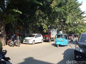 Anggota DPRD DKI Ngamuk, Mobilnya Tetap Diderek Dishub Anggota DPRD DKI Ngamuk, Mobilnya Tetap Diderek Dishub