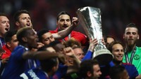 Raihan terbesar Ibrahimovic bersama MU adalah trofi Liga Europa. Meski tak tampil di final, perannya membawa tim tak bisa dikesampingkan. Ibrahimovic mencetak 5 gol dan 4 assist dalam 11 penampilannya. Itu adalah gelar Liga Europa pertama untuk MU. (Foto: Dean Mouhtaropoulos/Getty Images)