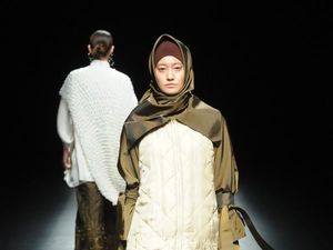 Desainer Indonesia I.K.Y.K Pamerkan Hijab di Amazon Fashion Week Tokyo Desainer Indonesia I.K.Y.K Pamerkan Hijab di Amazon Fashion Week Tokyo