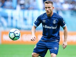 Arthur Jadi Rekrutan Pertama Barcelona Musim Panas Ini