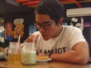 Jualan Nugget Pisang, Kaesang Pangarep Juga Sering Pose dengan Makanan Jualan Nugget Pisang, Kaesang Pangarep Juga Sering Pose dengan Makanan