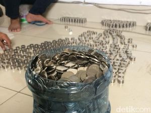 Beli Motor Puluhan Juta dengan Uang Koin Seceng Beli Motor Puluhan Juta dengan Uang Koin Seceng