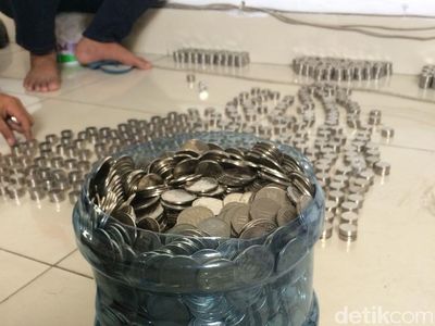 Beli Motor Puluhan Juta dengan Uang Koin Seceng