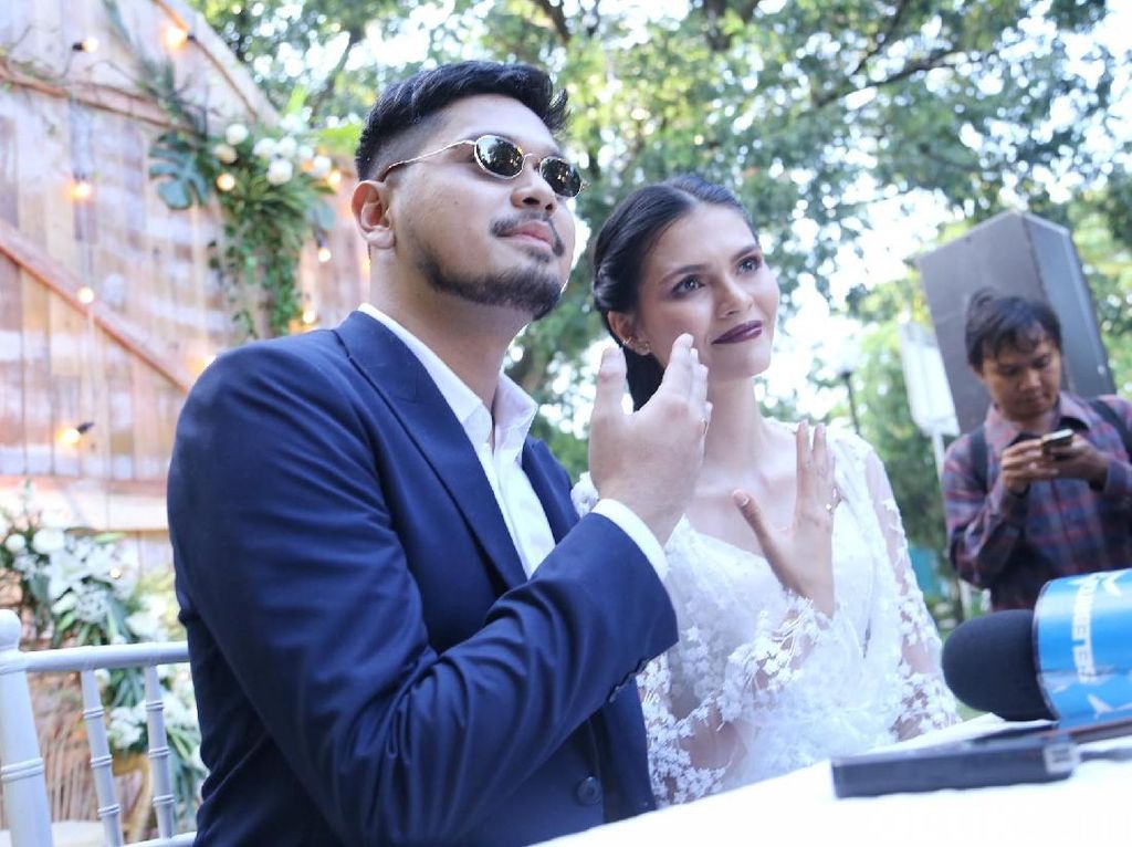 Petra Sihombing Terkejut Firrina Sinatrya Hamil Anak Pertama Petra Sihombing Terkejut Firrina Sinatrya Hamil Anak Pertama