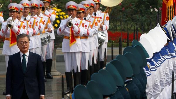 Foto: Sambutan Meriah untuk Presiden Korsel di Hanoi