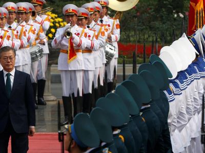 Foto: Sambutan Meriah untuk Presiden Korsel di Hanoi