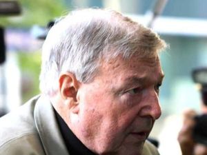 Kardinal Pell Diduga Berbuat Tak Senonoh di Kolam Renang Umum Kardinal Pell Diduga Berbuat Tak Senonoh di Kolam Renang Umum