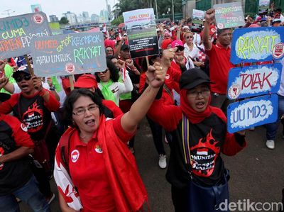 Suasana Unjuk Rasa di DPR Tolak UU MD3