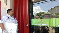 Foto: Rp 1 Triliun Uang Jemaah Raib, Kantor Abu Tours Digeledah