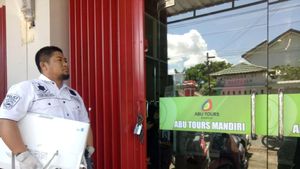 Foto: Rp 1 Triliun Uang Jemaah Raib, Kantor Abu Tours Digeledah