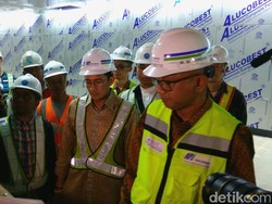 Tinjau Proyek MRT, Sandiaga Sebut Konstruksi Sudah 92%