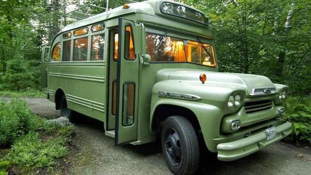 Bus Tua Disulap Jadi Rumah Cozy Bus Tua Disulap Jadi Rumah Cozy
