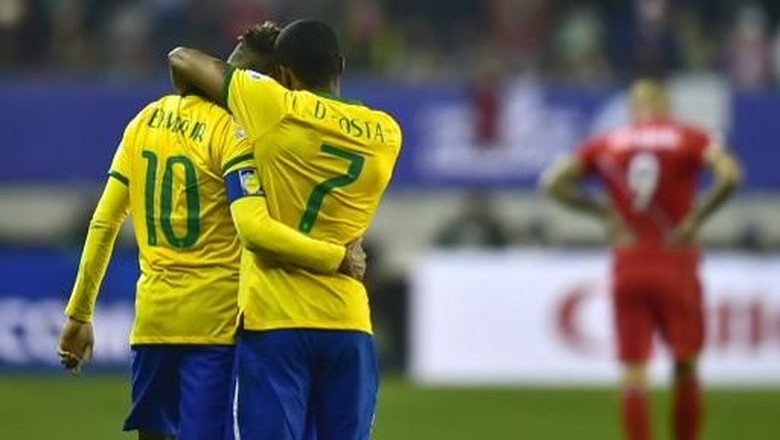 Tite pada Douglas Costa: Neymar Tak Tergantikan Tite pada Douglas Costa: Neymar Tak Tergantikan