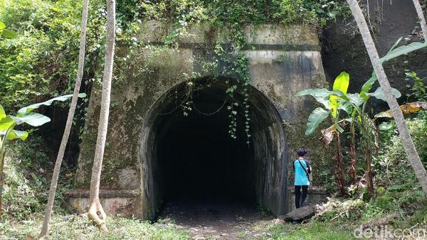 Foto: Mitos Pesugihan di Terowongan Wilhelmina