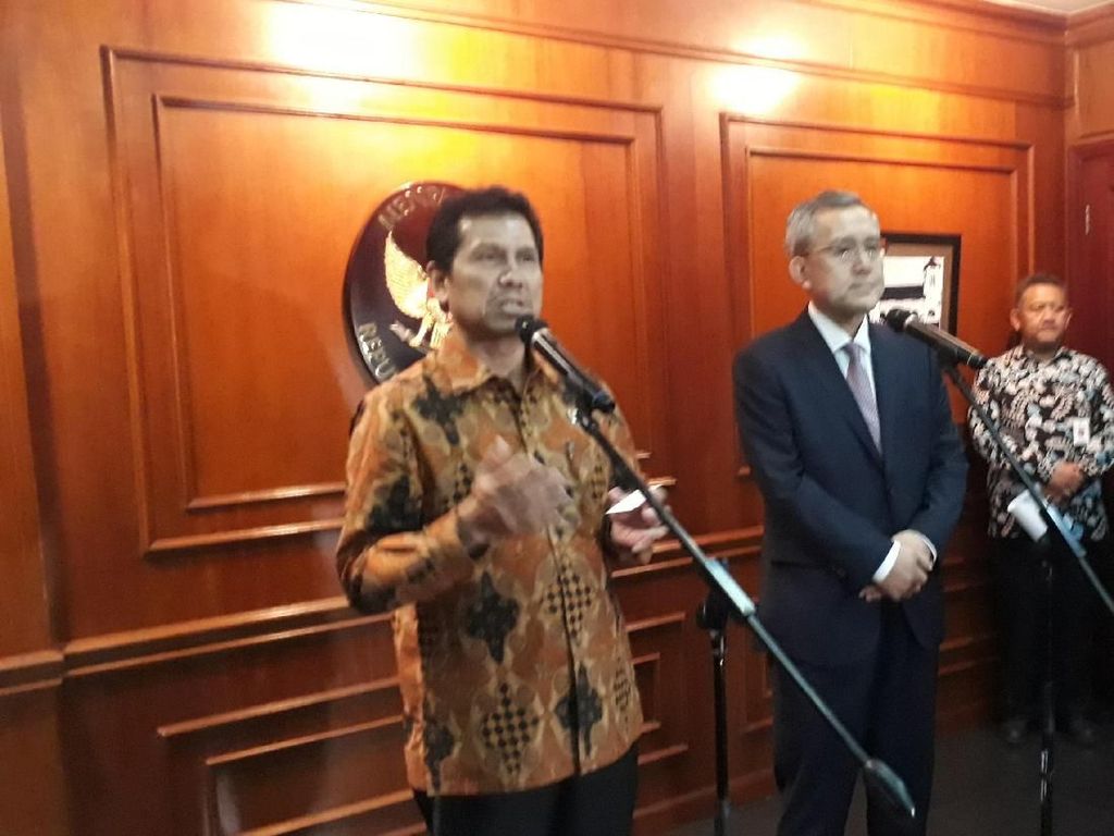 Uang Pensiun PNS Korea US$ 4.000, Menpan RB : Kita Hanya US$ 350 Uang Pensiun PNS Korea US$ 4.000, Menpan RB : Kita Hanya US$ 350