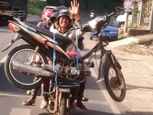 Motor Naik Motor, Seperti Sirkus di Jalan Raya