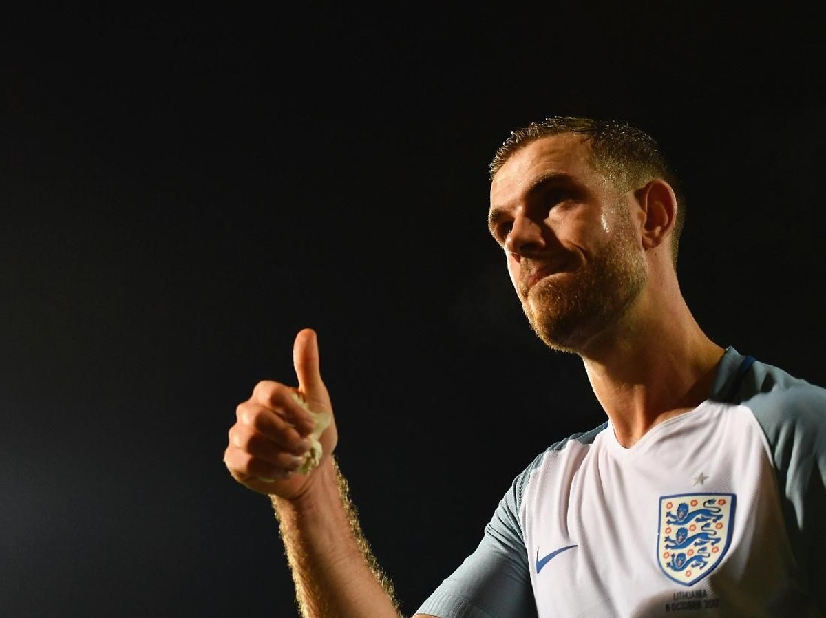 Jordan Henderson tak mau memikirkan soal jabatan Tkapten Timnas Inggris (Dan Mullan/Getty Images)