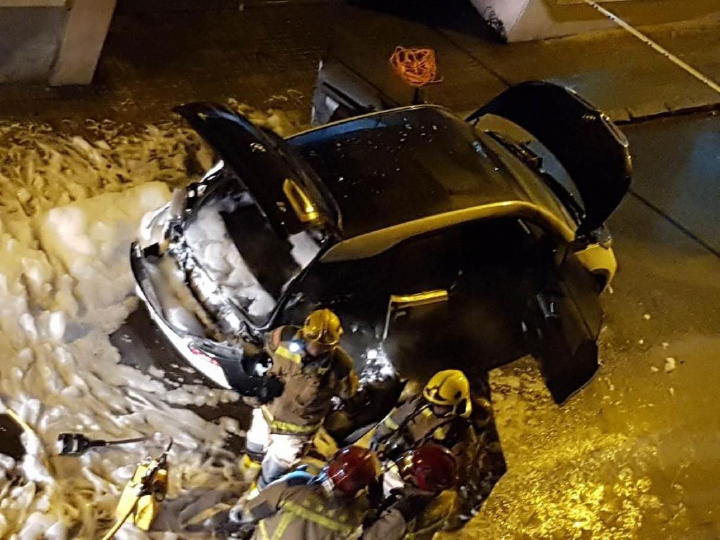 Waduh, Mobil Listrik Terbakar, Padahal Lagi Diparkir Waduh, Mobil Listrik Terbakar, Padahal Lagi Diparkir