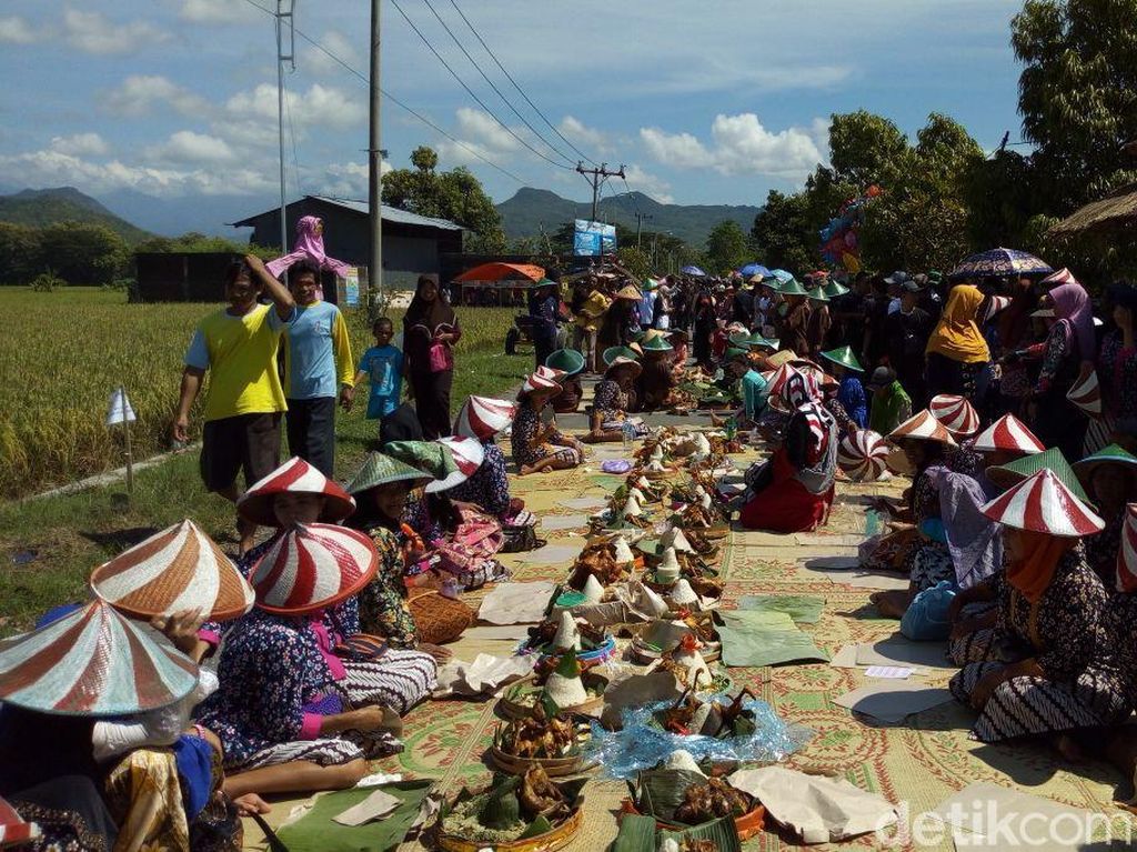 Metik, Cara Warga Ponorogo Bersyukur Jelang Panen Padi Metik, Cara Warga Ponorogo Bersyukur Jelang Panen Padi