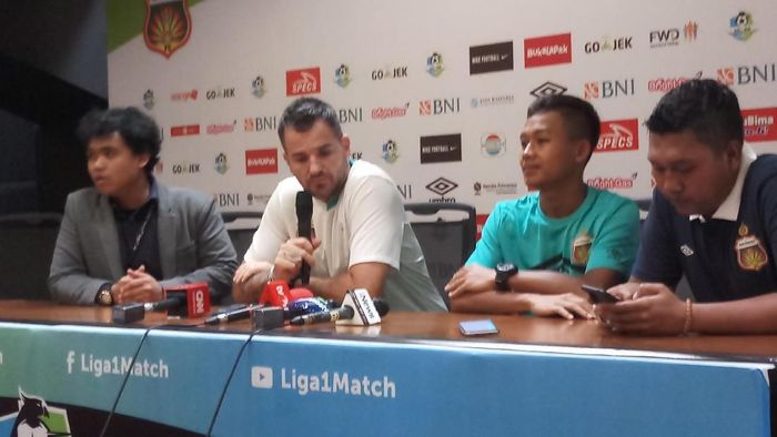 Pemain muda Bhayangkara FC Sani Rizki bersyukur diberi kesempatan menjalani debut di Liga 1 2018. (Foto: Yanu Arifin/DetikSport) Pemain muda Bhayangkara FC Sani Rizki bersyukur diberi kesempatan menjalani debut di Liga 1 2018. (Foto: Yanu Arifin/DetikSport)