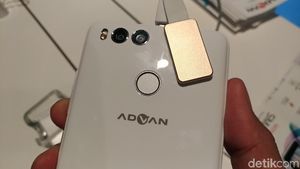 Penampakan Ponsel Advan dengan Kamera Ganda