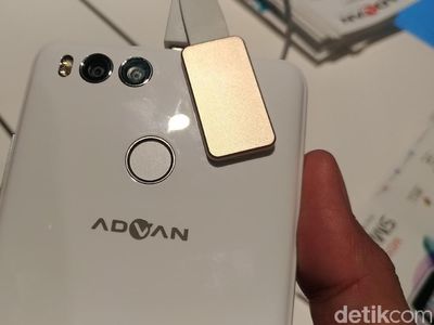 Penampakan Ponsel Advan dengan Kamera Ganda