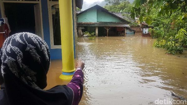 Banjir Rendam Puluhan Rumah Sukabumi