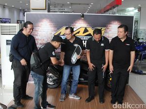 Skuter Yamaha TMAX Rp 299,9 Juta Mulai Dikirim ke Tangan Konsumen