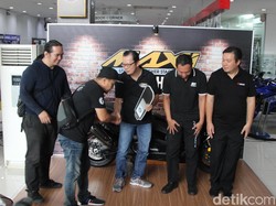 Skuter Yamaha TMAX Rp 299,9 Juta Mulai Dikirim ke Tangan Konsumen